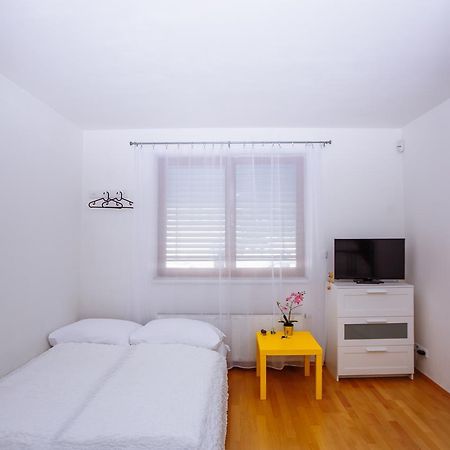 Beautiful Apartment In Central Residence Praha Exteriér fotografie