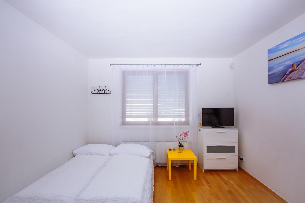 Beautiful Apartment In Central Residence Praha Exteriér fotografie