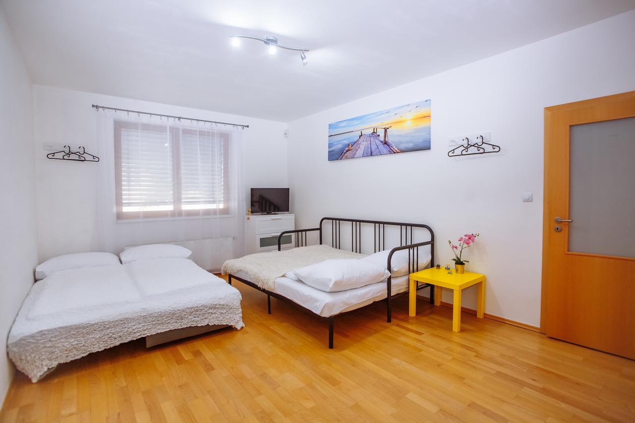 Beautiful Apartment In Central Residence Praha Exteriér fotografie